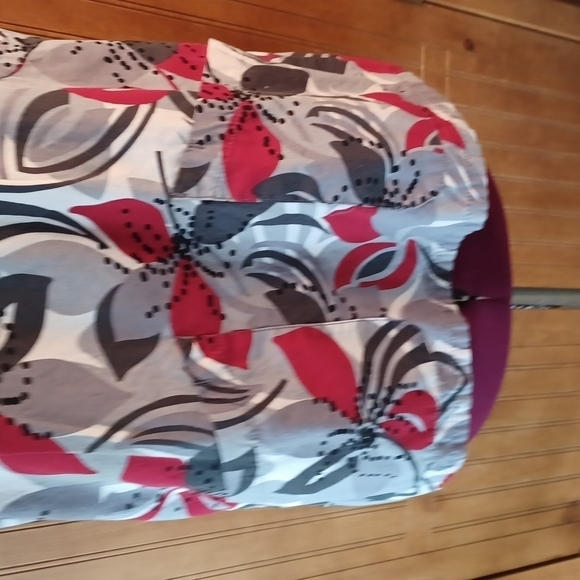 ICU Scrubs Top - Picture 3 of 7